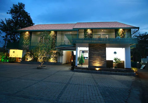 SILVER STORM RESORTS
